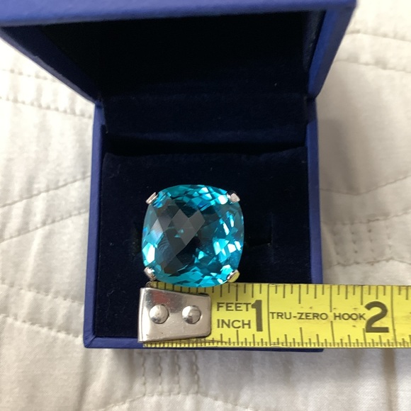 Genuine Swarovski Crystal Blue cocktail ring: Merlin size 7 (size 55) - Picture 10 of 14